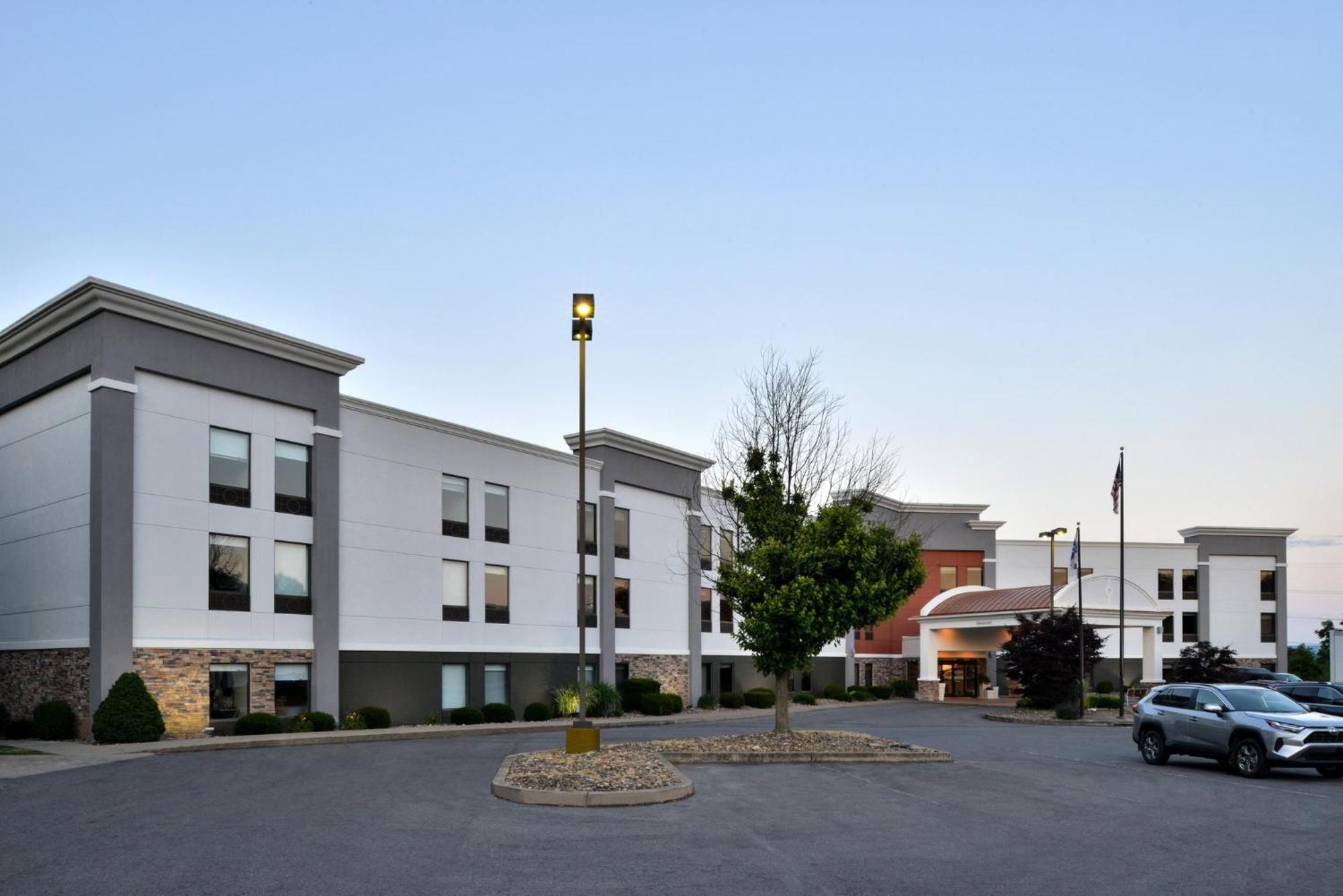 Holiday Inn Express Lewisburg - New Columbia, An Ihg Hotel Extérieur photo